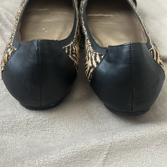 Me Too Leopard Cow Hair Buckle Flat, Size 8 - Picture 6 of 9